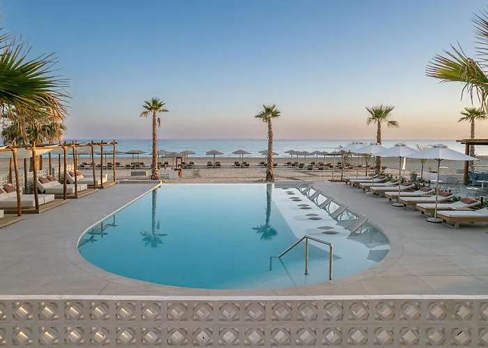 Iperion Beach Hotel