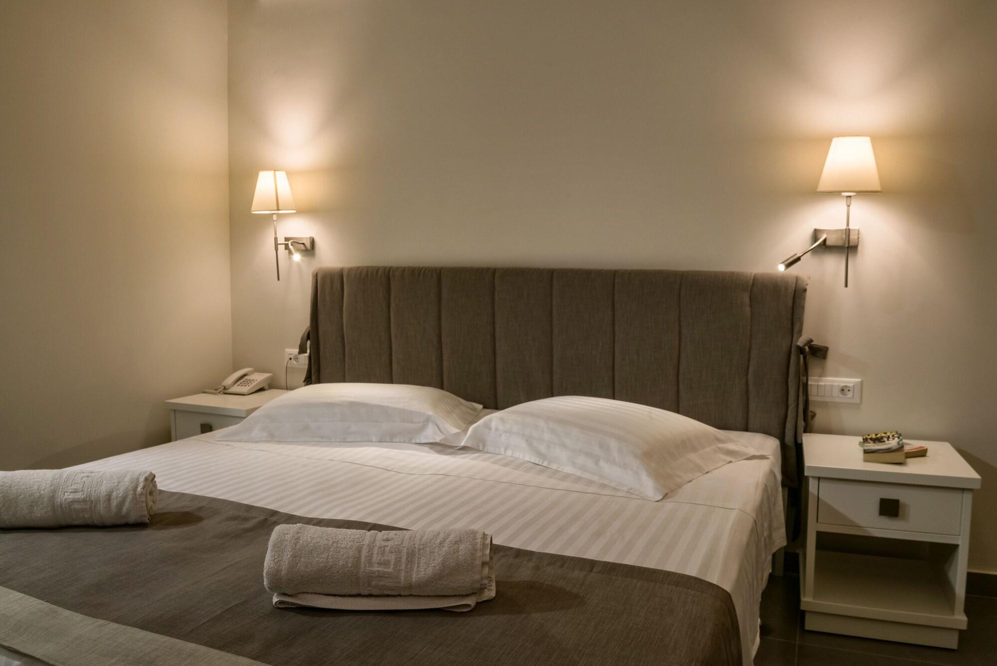 Iperion Aparthotel